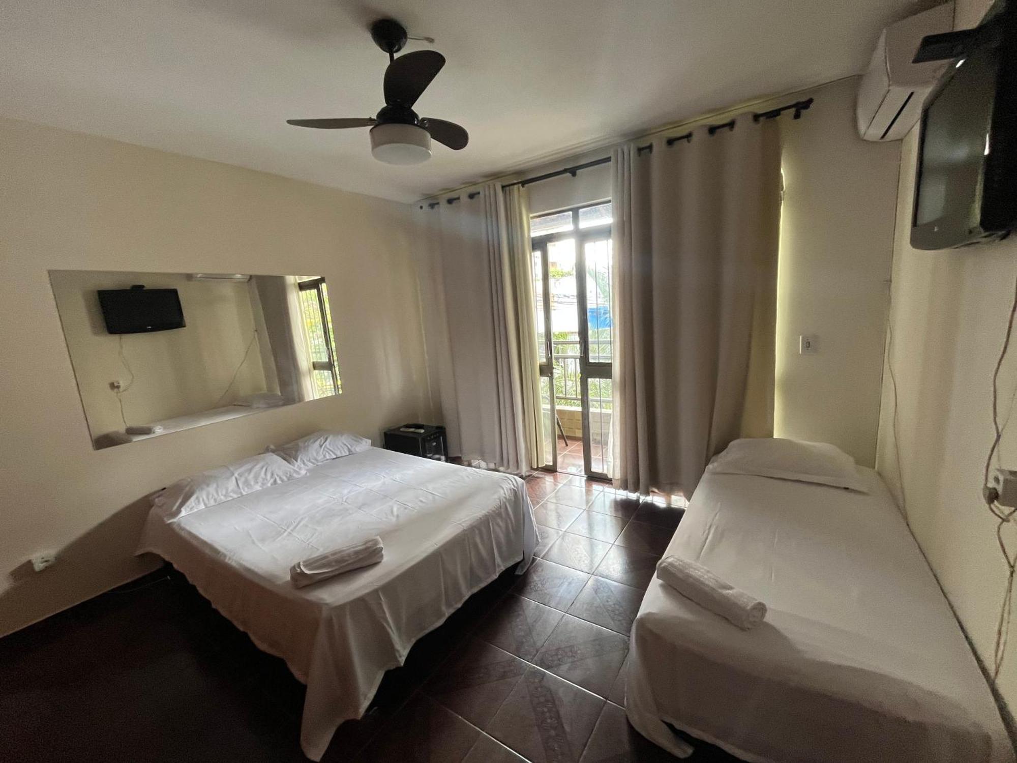 Casa Quintal Bueno! 5 Quartos Com Ar Split E Internet Ultra! Perto Do Melhor De Goiania! Marista Parques Areiao E Vaca Brava Hospital Premium Mater Dei Blue Fit Perdomo Goiania Shopping! エクステリア 写真