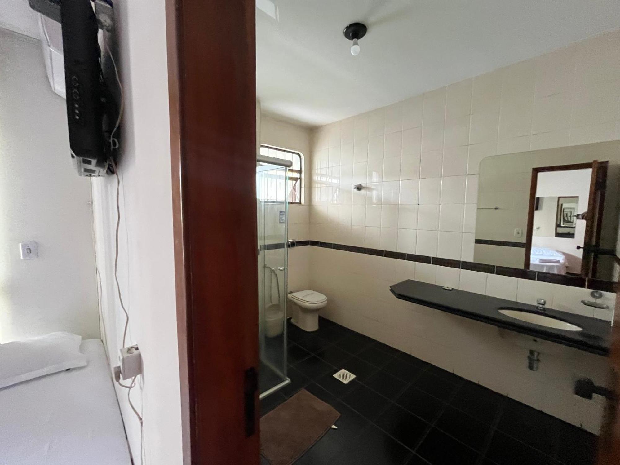 Casa Quintal Bueno! 5 Quartos Com Ar Split E Internet Ultra! Perto Do Melhor De Goiania! Marista Parques Areiao E Vaca Brava Hospital Premium Mater Dei Blue Fit Perdomo Goiania Shopping! エクステリア 写真