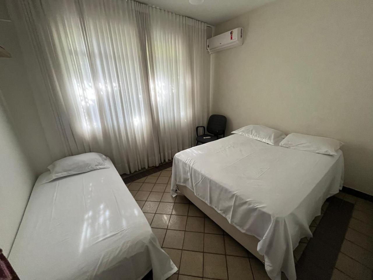 Casa Quintal Bueno! 5 Quartos Com Ar Split E Internet Ultra! Perto Do Melhor De Goiania! Marista Parques Areiao E Vaca Brava Hospital Premium Mater Dei Blue Fit Perdomo Goiania Shopping! エクステリア 写真